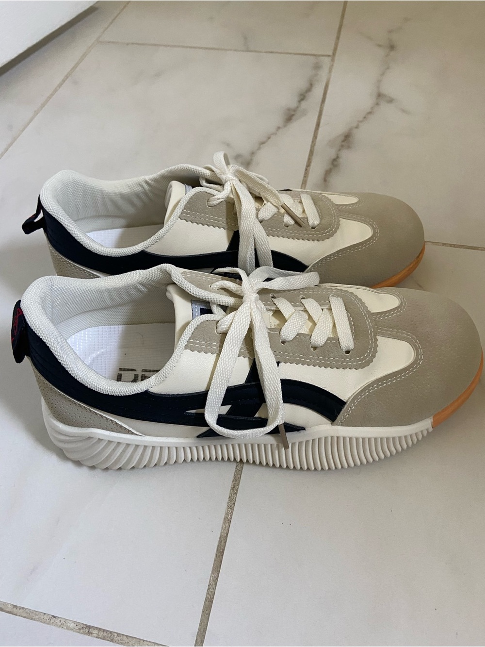 Women Neutral Beige and Black Lace-Up Sneakers